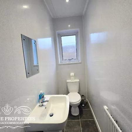 Warwick St By Prestige Properties Sa Барроу-ин-Фернесс Экстерьер фото